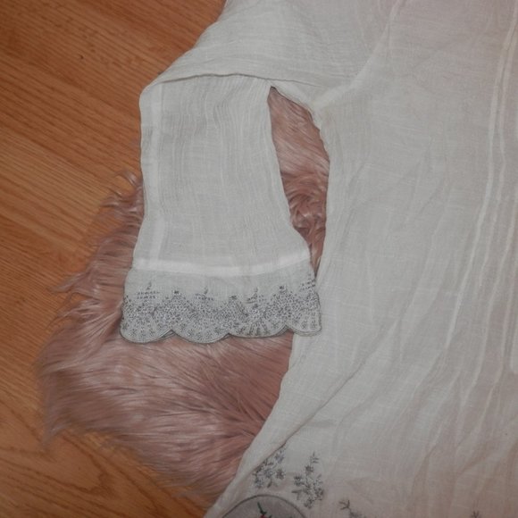 Solitaire Women's Small Embroidered Blouse Shirt - Picture 6 of 8